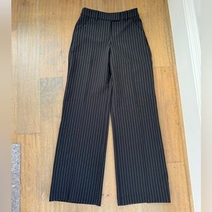 NWT Express Women’s Editor Mid-Rise Relaxed Fit Pinstripe Trousers - sz 0